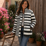 Miren | Chaqueta Acolchada Abstracta en Blanco y Negro