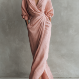 Alba | Vestido largo cruzado con escote en V y diseño drapeado elegante