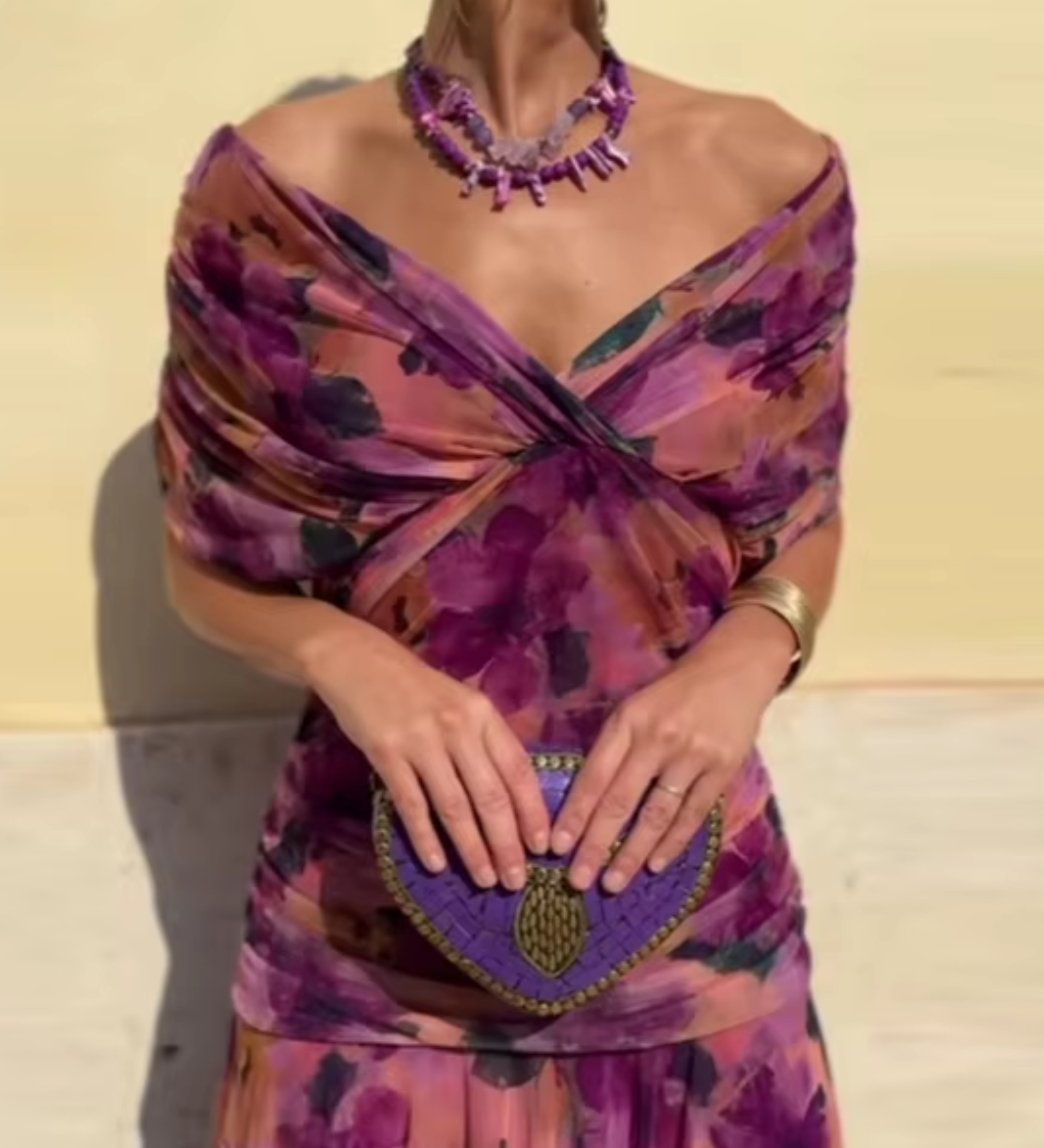 Elisa | Vestido midi con escote bardot, diseño drapeado y estampado floral elegante