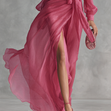 Carla | Vestido largo fluido con escote profundo, mangas largas y abertura lateral