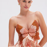 Isabel | Vestido largo con tirantes finos, escote corazón y volantes en capas