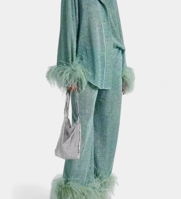 Polina Conjunto de Dos Piezas con Collar de Plumas