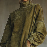 Gabriela - Vestido de ante con cuello alto y flecos