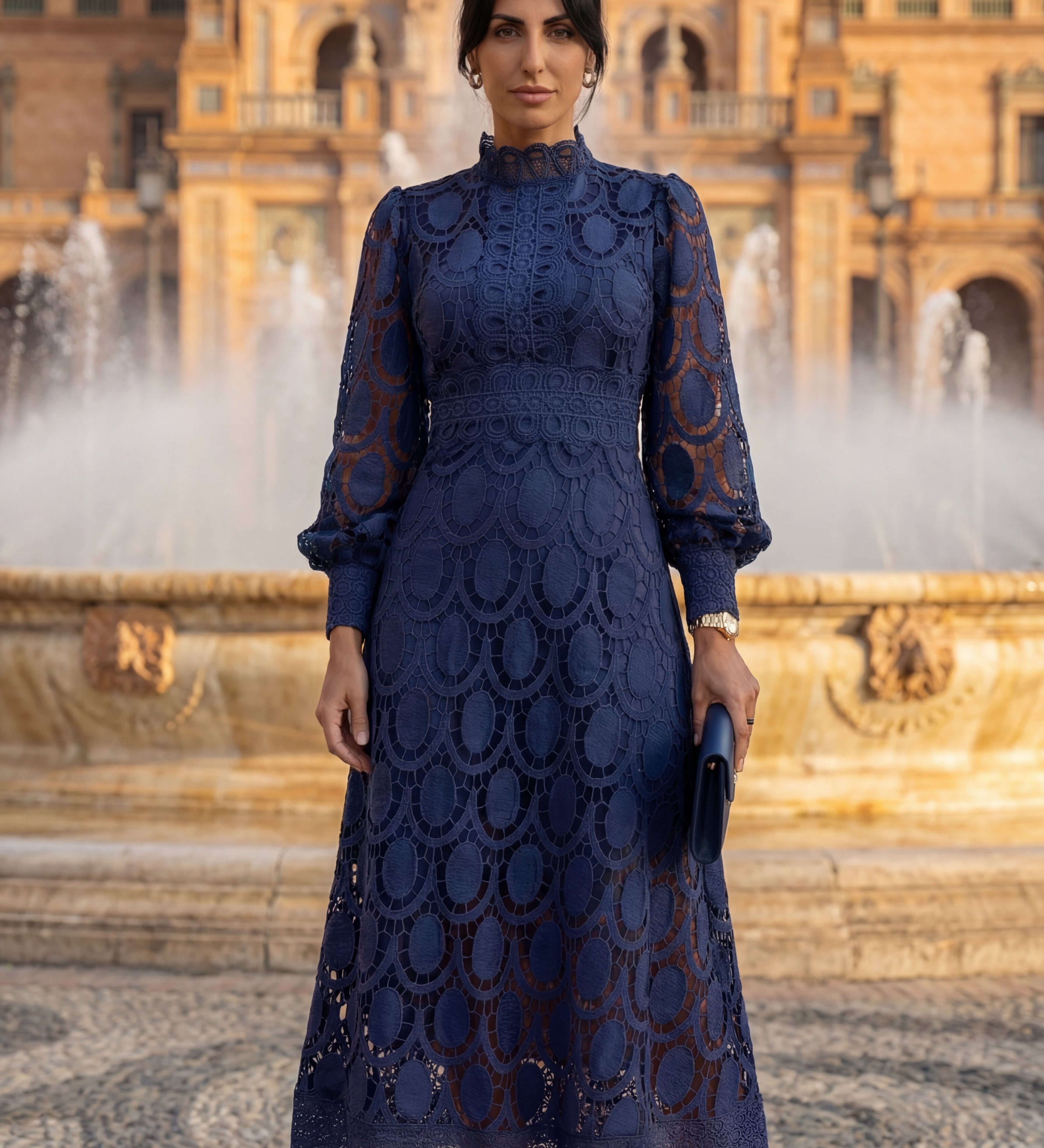 Valeria | Vestido midi de encaje elegante con cuello alto y mangas largas